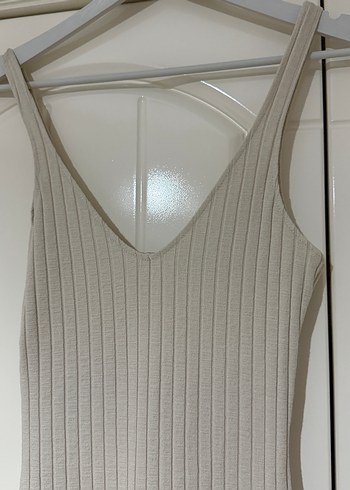 Bej V Yaka Uzun İnce Elbise - Görsel 2