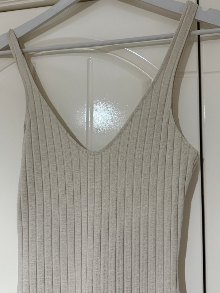 Bej V Yaka Uzun İnce Elbise - Görsel 2