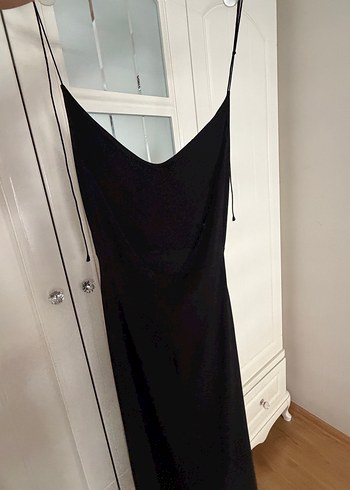 Siyah Uzun V Yaka İnce Askılı Elbise - Görsel 2