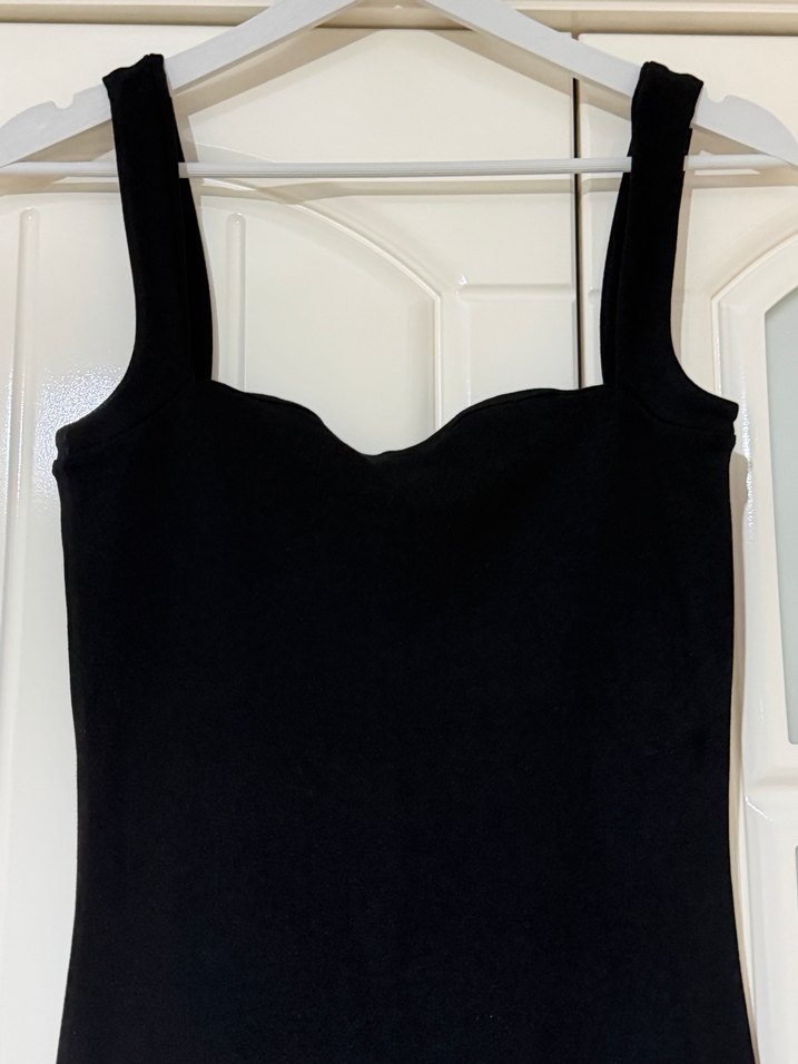 Siyah Kalp Yaka Kısa Elbise - Görsel 2