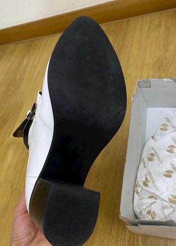 Beyaz Kadın Bot Topuklu - Görsel 3