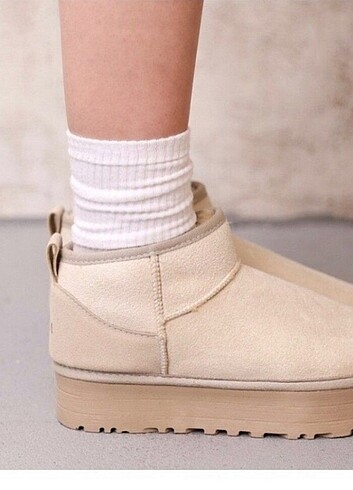 Ugg bot sifir