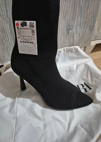 Zara Siyah topuklu bot - Görsel 2