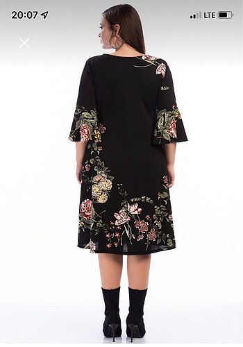Trendyol & Milla Siyah çiçek desenli krep elbise