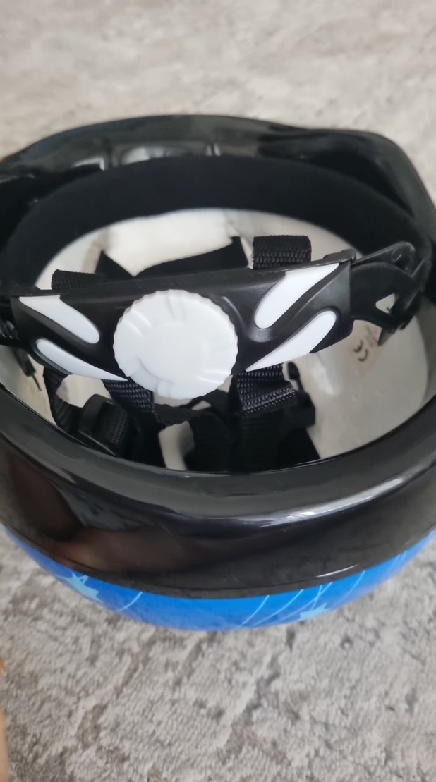 Mavi Baskılı Hattrick Bisiklet Kaskı (Temiz Durumda) - Görsel 3