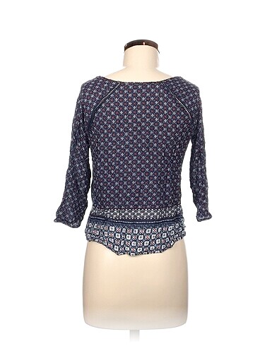 m Beden Bershka Bluz %70 İndirimli.