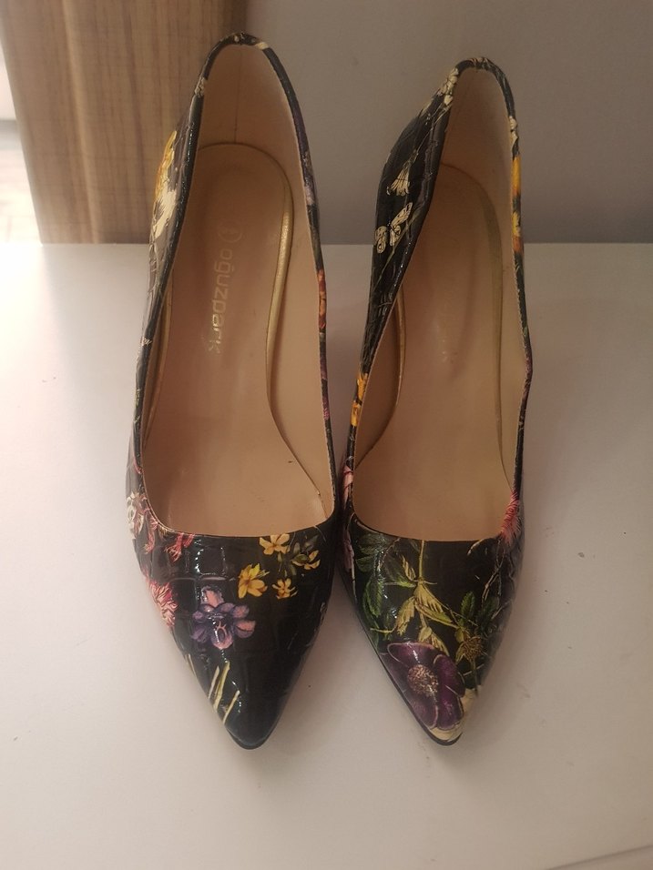 Çiçek Desenli Klasik Stiletto Topuklu Ayakkabı - Görsel 3