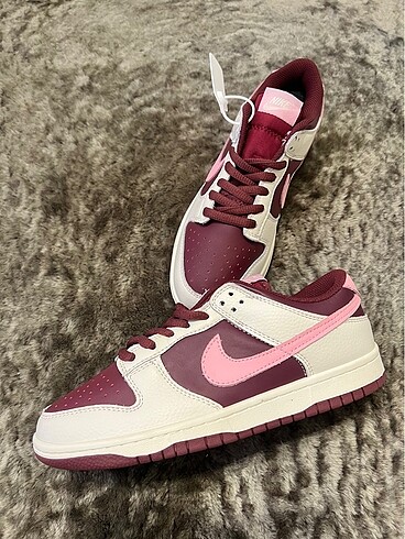 NİKE DUNK LOW VALENTİNES DAY