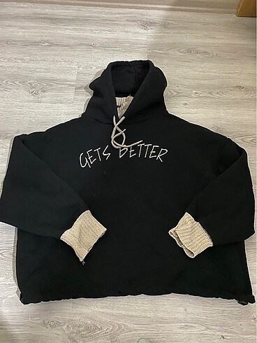 Sweatshirt