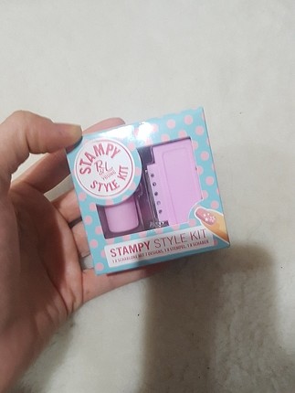 rival de loop young stamp and style