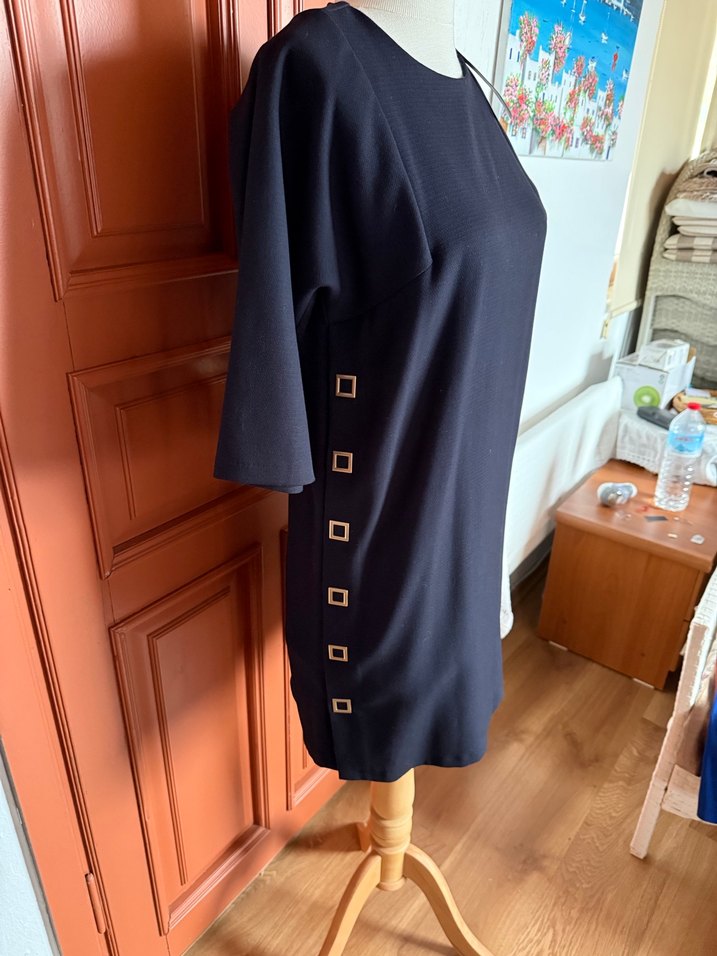 Düğmeli koyulacivert  Midi Rahat Elbise - Görsel 5