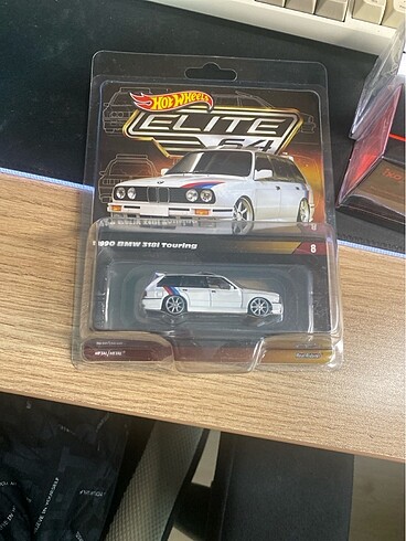 Hot Wheels Elite 64 1990 BMW 318i Touring
