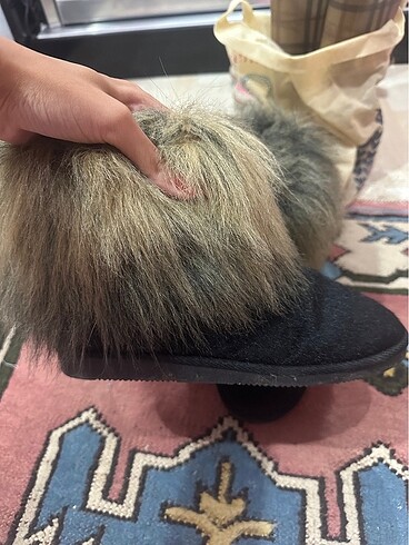 Ugg Siyah tüylü ugg