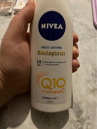 Nivea Q10 Sıkılaştırıcı Vücut Losyonu