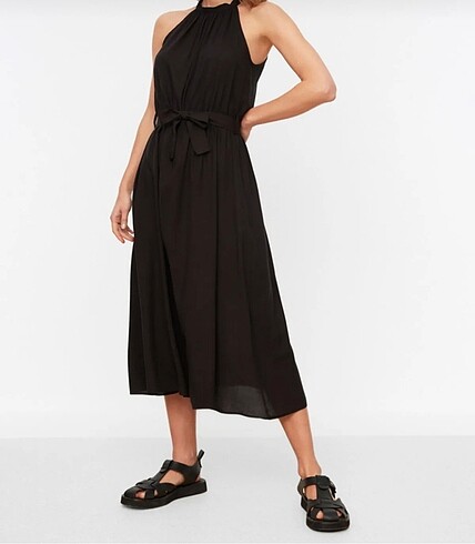 Halter yaka elbise