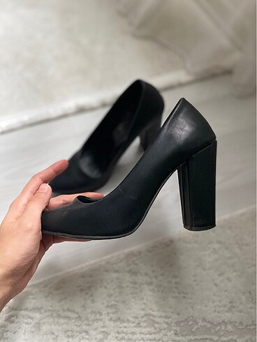 Kalın topuklu stiletto