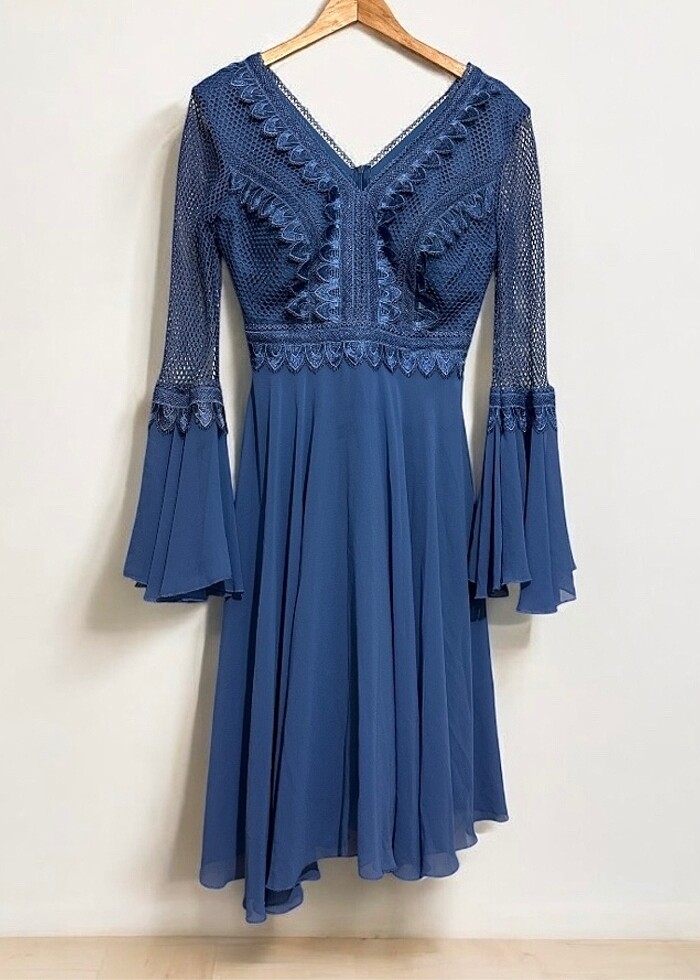 Üstü Dantel Volanlı Şifon Elbise Mavi - Görsel 3