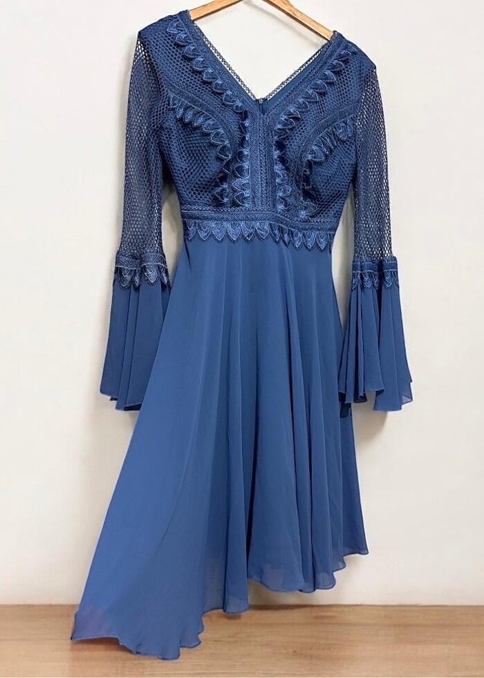 Üstü Dantel Volanlı Şifon Elbise Mavi - Görsel 2
