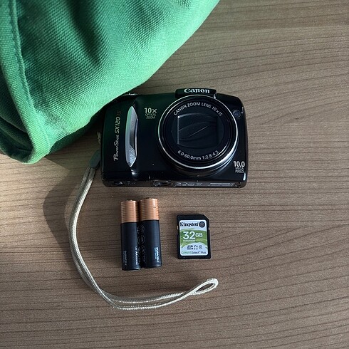 Canon dijital fotoğraf makinesi