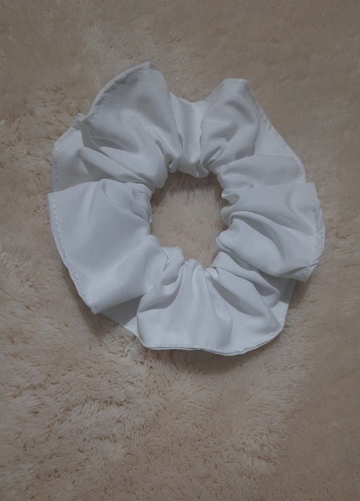 Beyaz Kadife Kumaş Scrunchie - Görsel 5