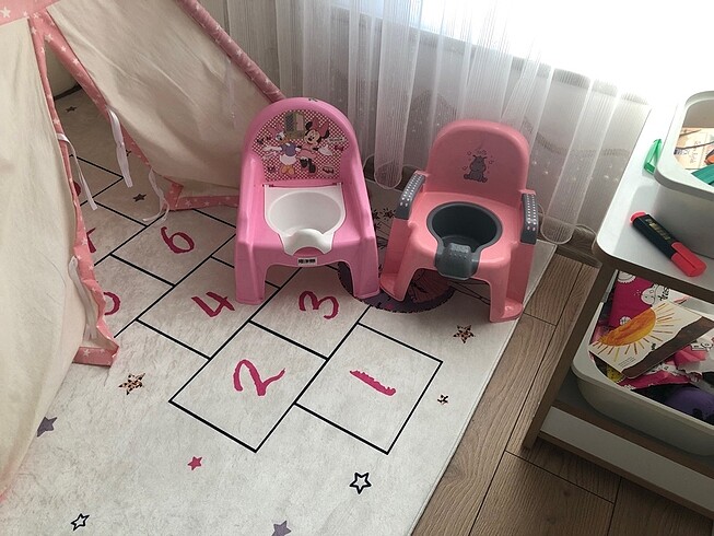 Pembe lazımlık sağdaki ürün