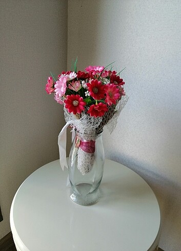Vazo ve çiçek 