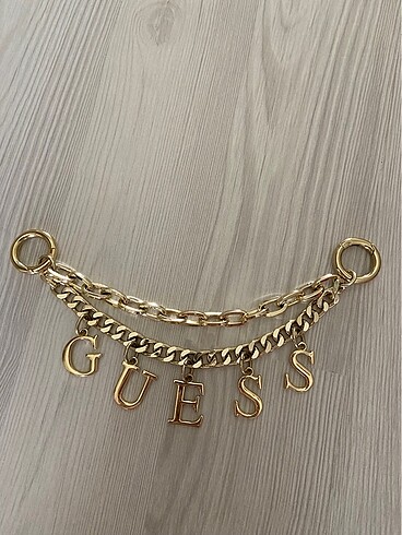 Guess anahtarlık