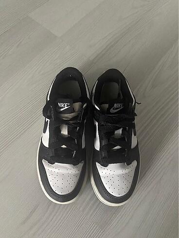 28 Beden Nike spor ayakkabı
