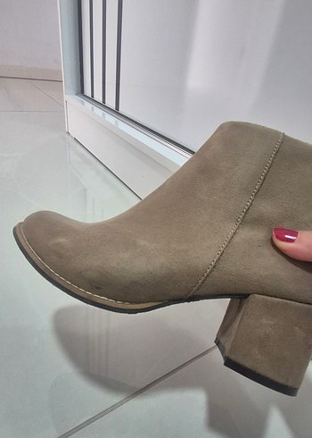 Bej Süet Kadın Topuklu Bot - Görsel 6