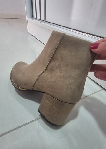 Bej Süet Kadın Topuklu Bot - Görsel 3