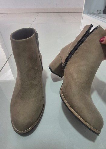 Bej Süet Kadın Topuklu Bot - Görsel 2