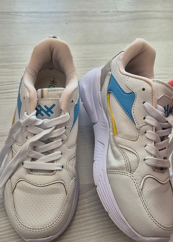 Beyaz Bağcıklı Kadın Spor Ayakkabı - Görsel 2