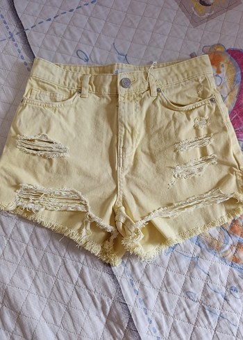 Sarı Yırtık Mini Kot Şort