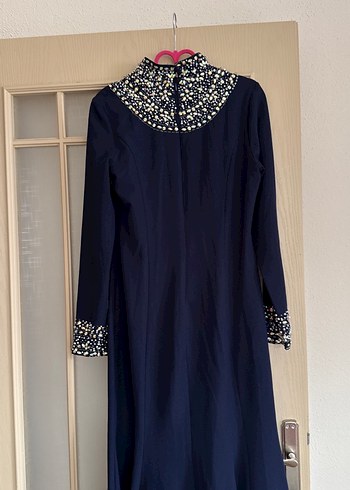 Nakışlı Yaka ve Manşet Detaylı Lacivert Uzun Abiye - Görsel 4