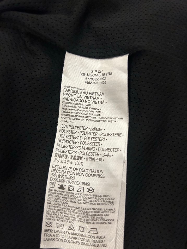 Nike Jordan Siyah Kırmızı Kapüşonlu Erkek Çocuk Mont - Görsel 4