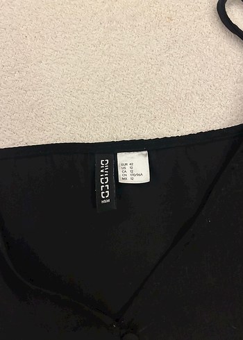 Düğmeli Siyah V Yakalı Kolsuz Bluz - Görsel 2