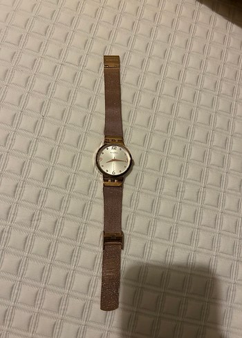 Altın Renkli Kadın Kol Saati - Görsel 3