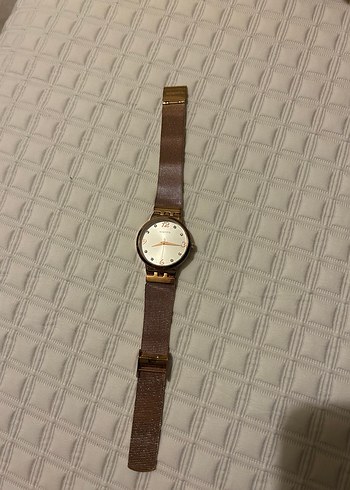 Altın Renkli Kadın Kol Saati - Görsel 2