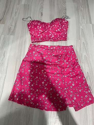 Pembe alt üst takım