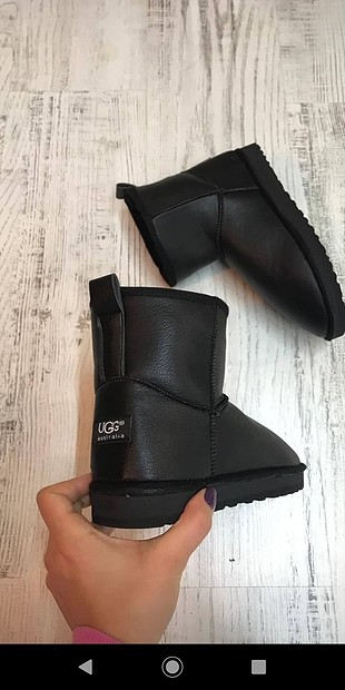 deri UGG