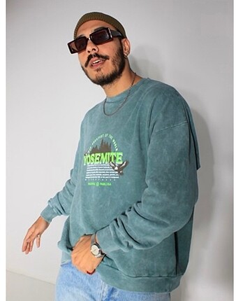 oversize sweatshirt