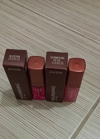 Avon dudak yagı