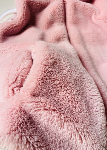 Kız Çocuk Pembe Kapüşonlu Kürklü Yelek - Görsel 2