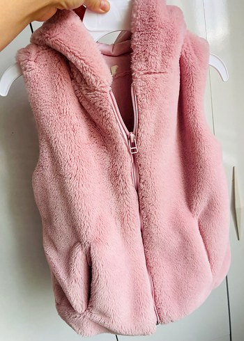 Kız Çocuk Pembe Kapüşonlu Kürklü Yelek - Görsel 6