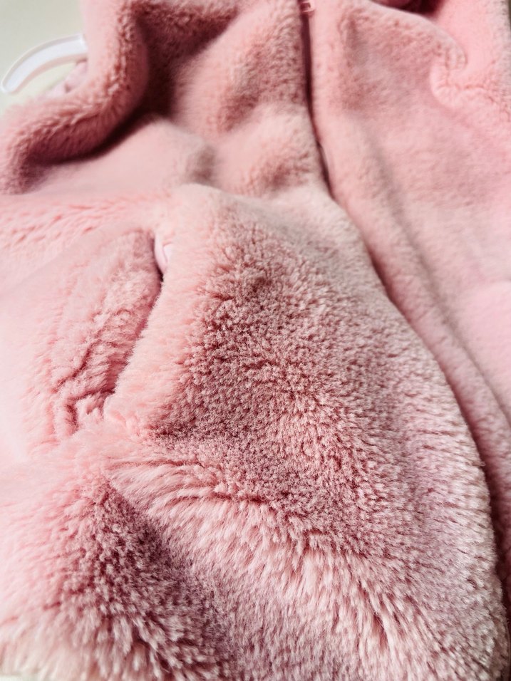 Kız Çocuk Pembe Kapüşonlu Kürklü Yelek - Görsel 2