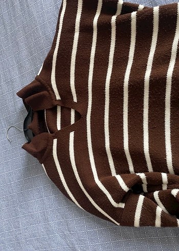 V Yaka Kahverengi Çizgili Örgü Kadın Kazak - Görsel 3