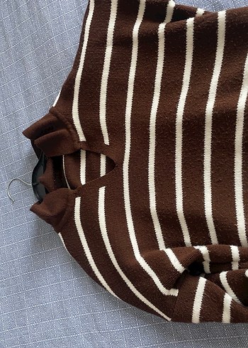 V Yaka Kahverengi Çizgili Örgü Kadın Kazak - Görsel 2