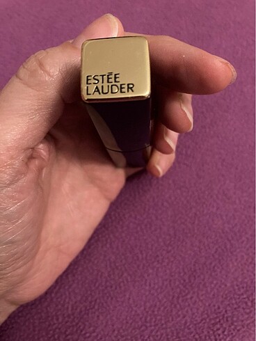 Estée Lauder kuramızı ruj
