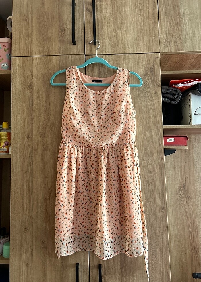 Çiçek desenli elbise - Görsel 2