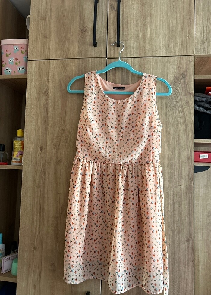 Çiçek desenli elbise - Görsel 5